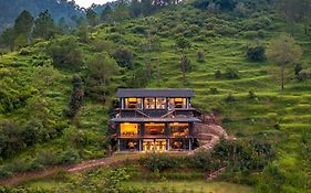 Stayvista'S Leopard'S Creek - 4Bhk Villa With Pool Table & Private Pool